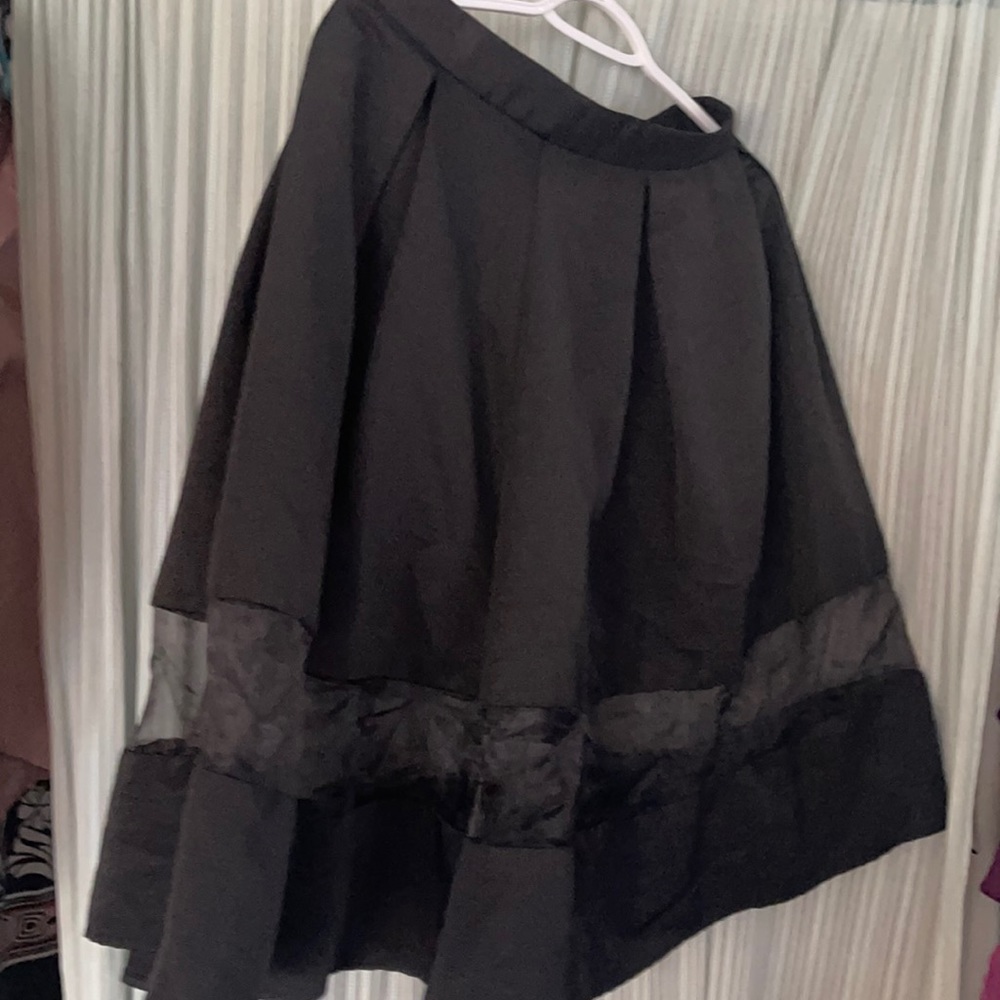 Express ruffle skirt